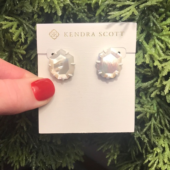 Kendra Scott Jewelry - NWOT Kendra Scott Matte Morgan Studs in Ivory MOP!